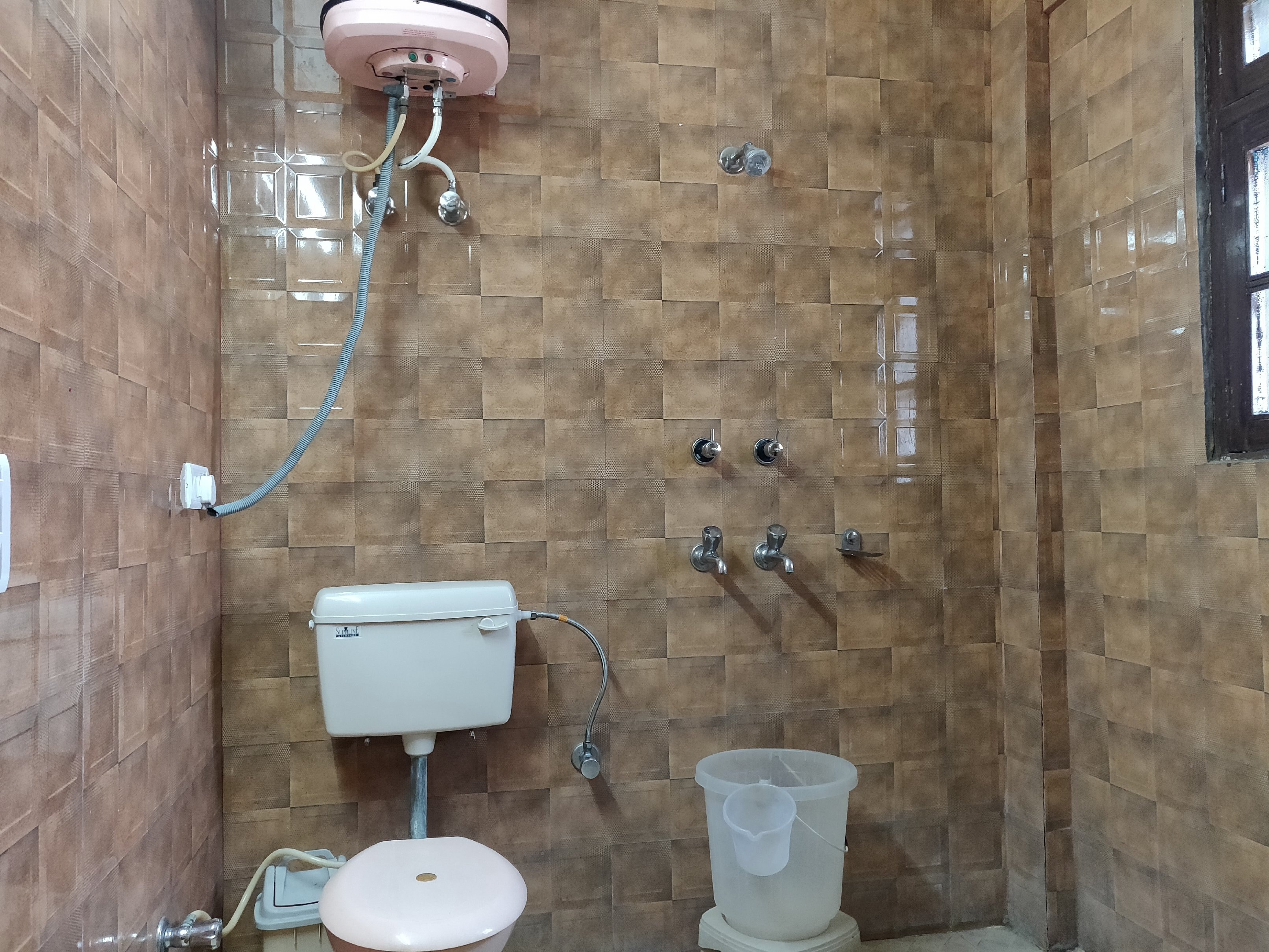 New Karan Hotel - Tap to explore photos