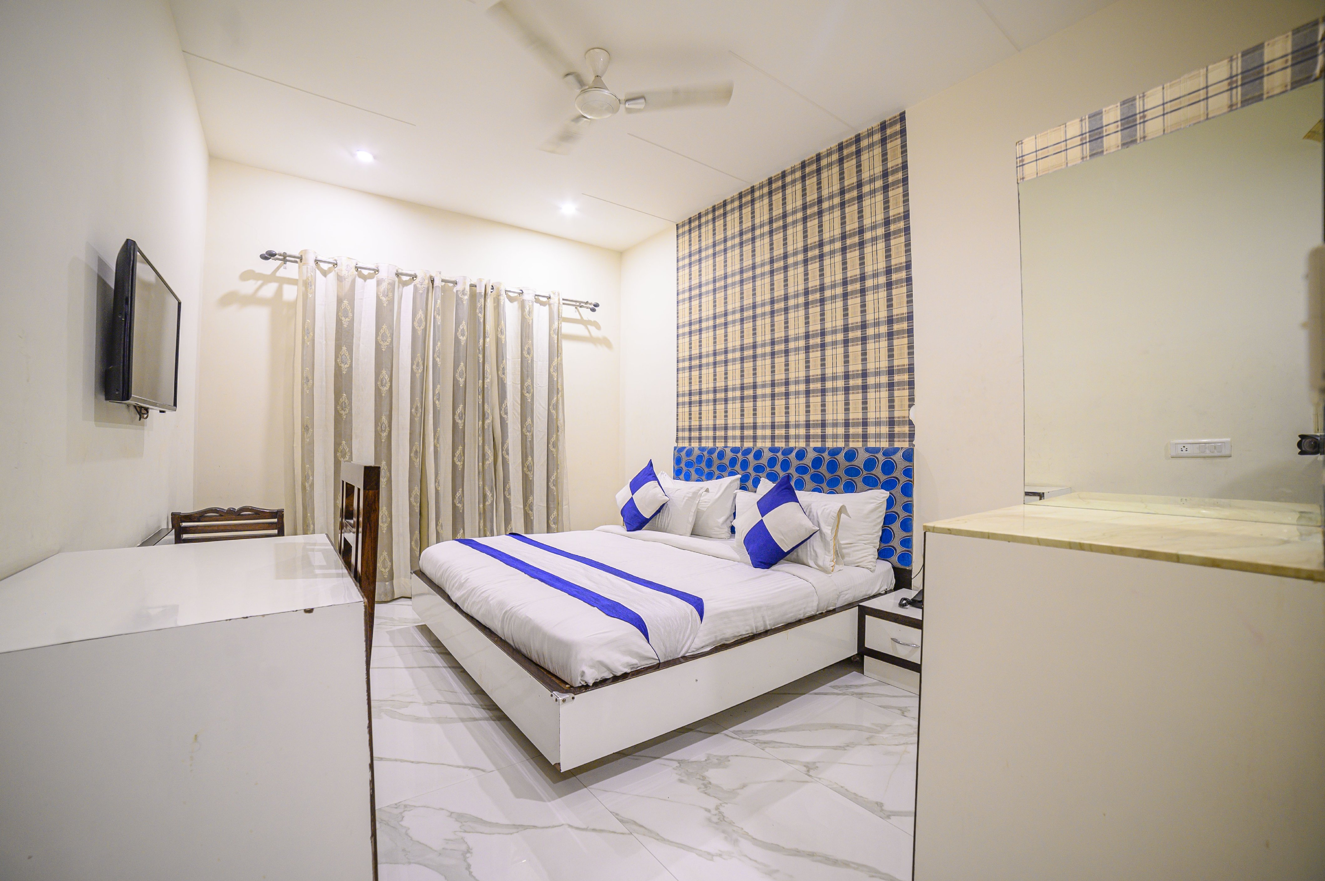 The City Square Room Type - Deluxe Room