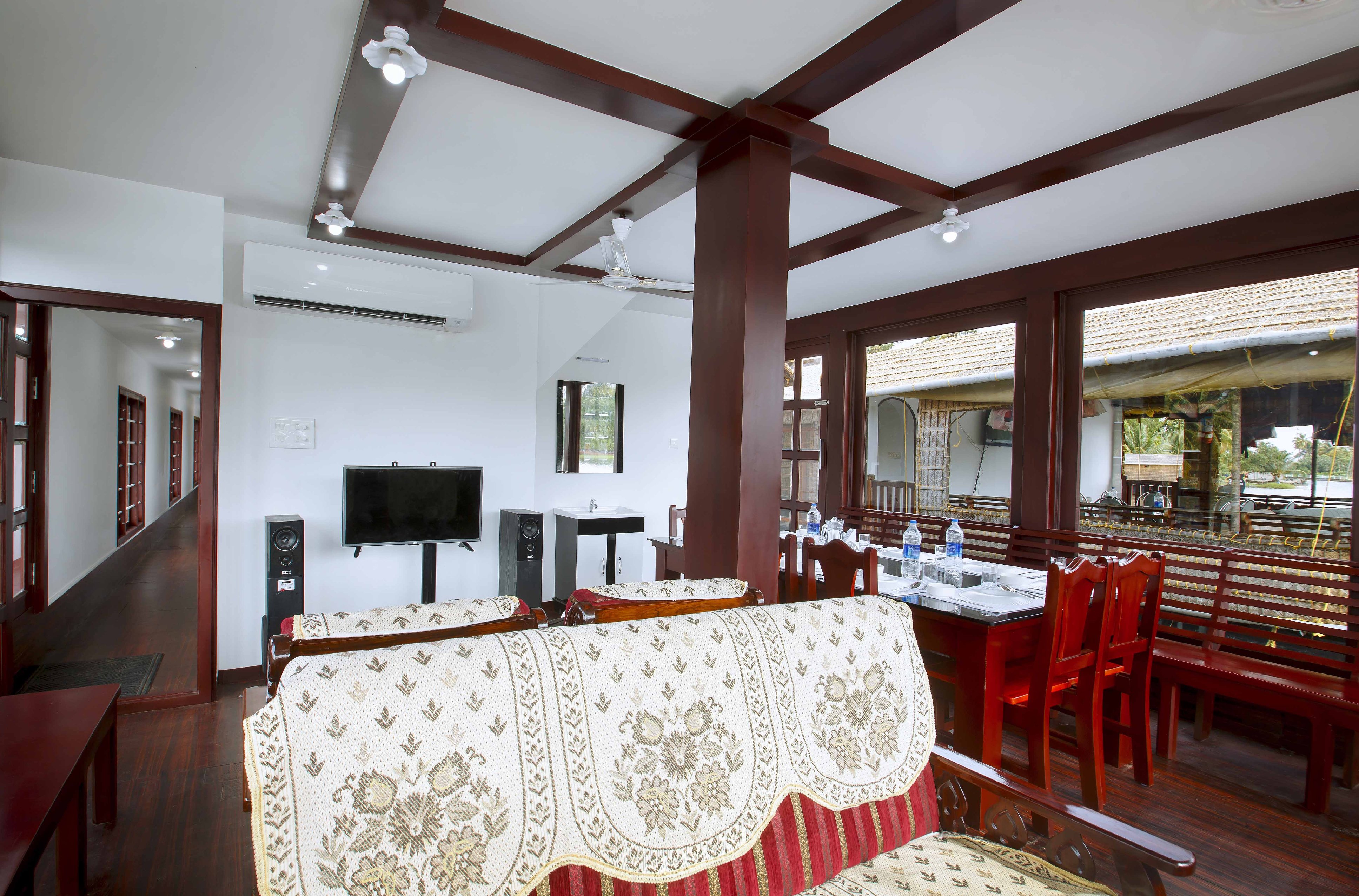 SREEKRISHNA HOUSEBOATS - Tap to explore photos