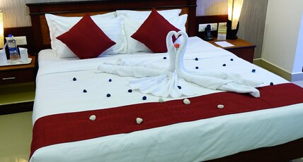 Hotel Kallelys Park Room Type - DELUXE QUEEN ROOM