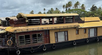Kera Houseboats Room Type - One BHK Premium Private Houseboat (Full time AC) Kera Houseboats Room Type - One BHK Premium Private Houseboat (Full time AC)
