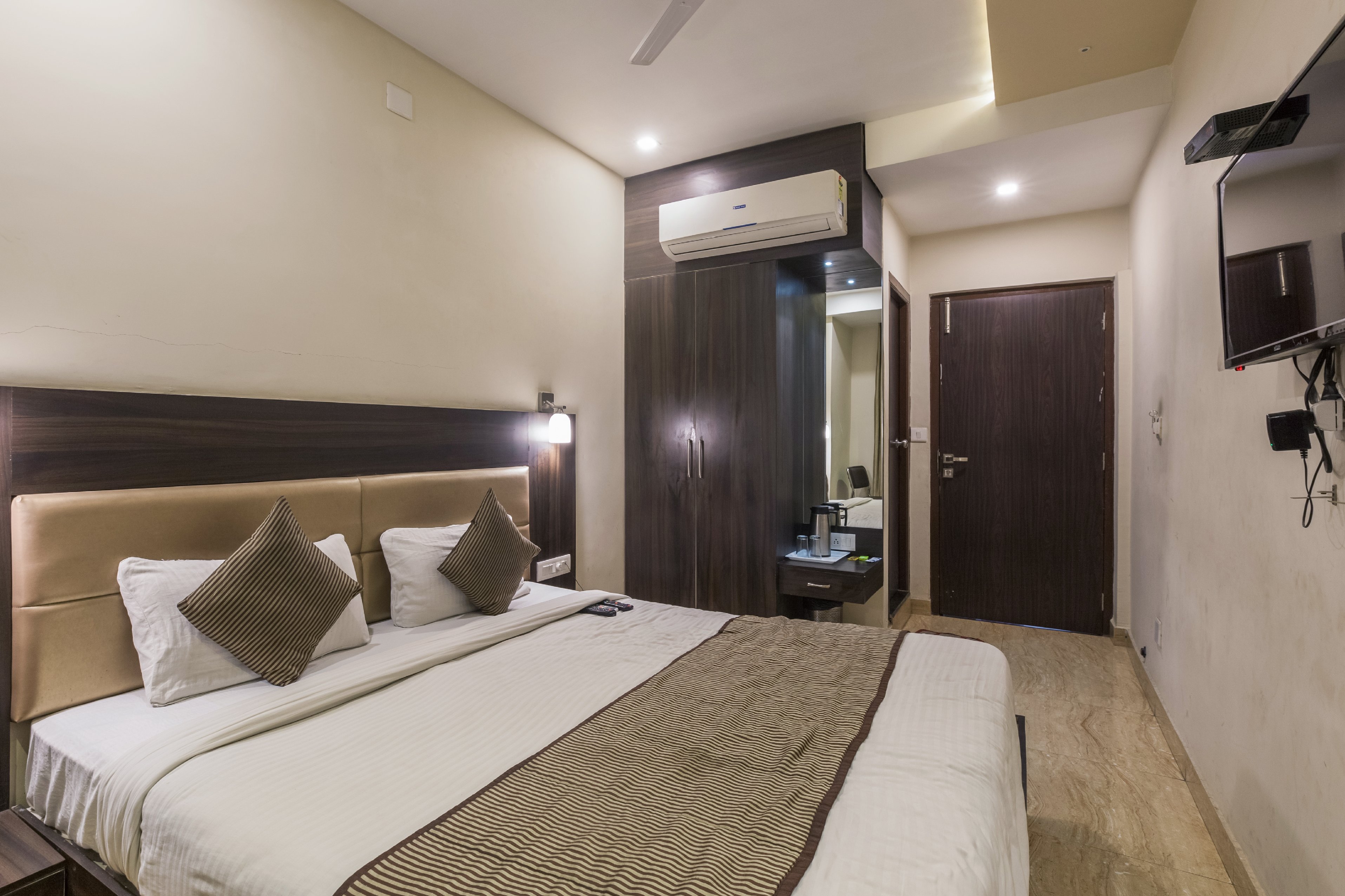 Hotel Taldar Inn Room Type - Deluxe AC Room