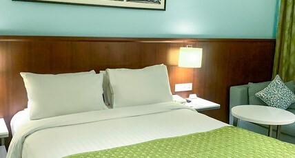Fairfield By Marriott Indore Room Type - 1 Bedroom Suite, 1 Queen