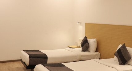 Hotel Signature Inn Room Type - Business Premium Twin Bed Hotel Signature Inn Room Type - Business Premium Twin Bed