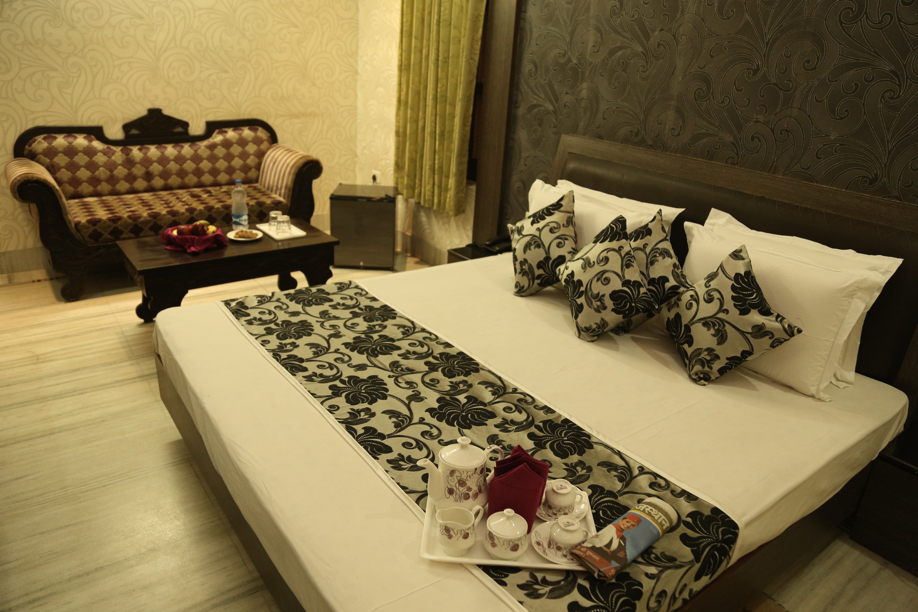 HOTEL NEW GOLDEN PALACE Room Type - SUITE