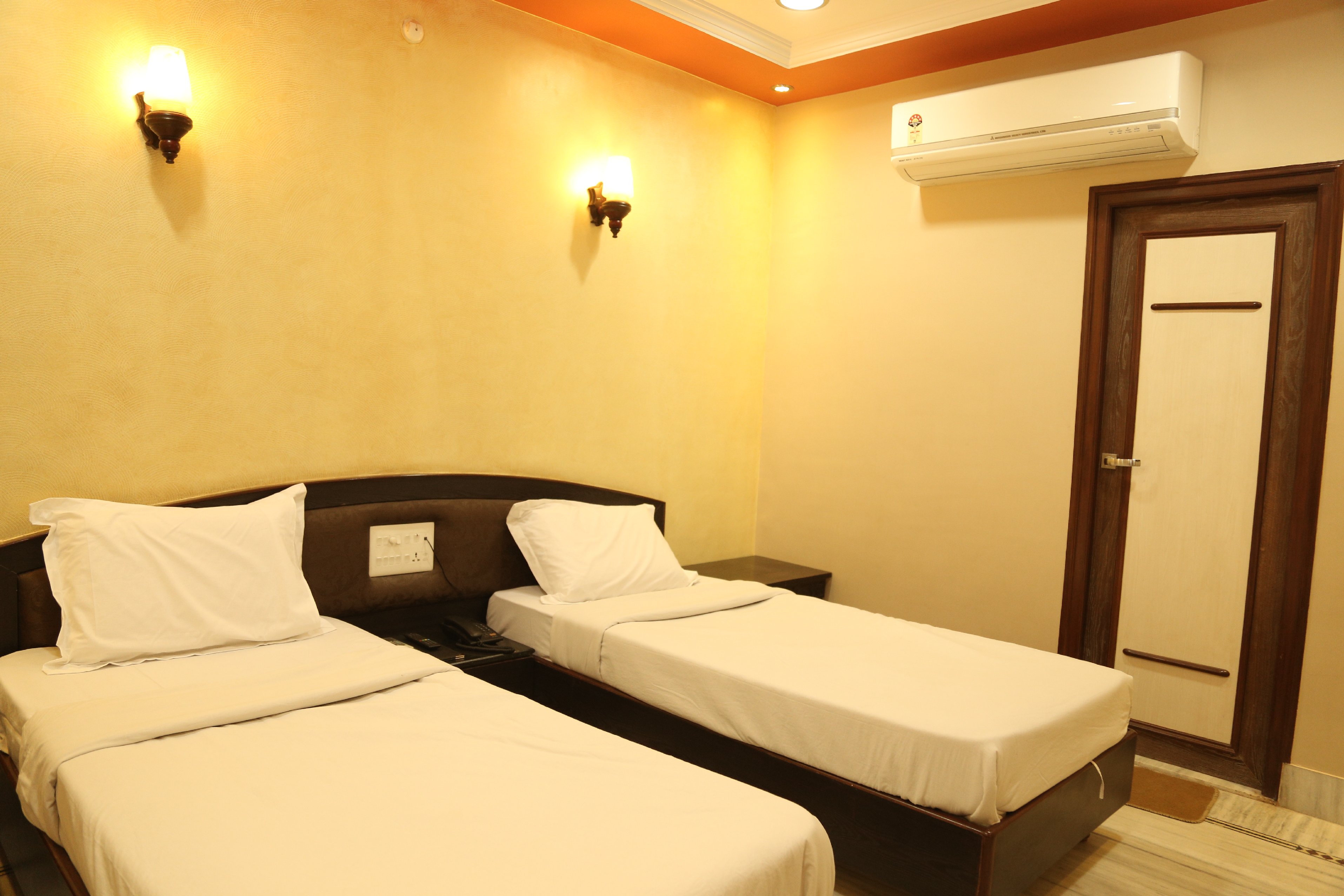 HOTEL NEW GOLDEN PALACE Room Type - Large Twin bed