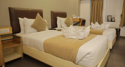 Hotel The Excellency Room Type - Executive Room(Old Wing)