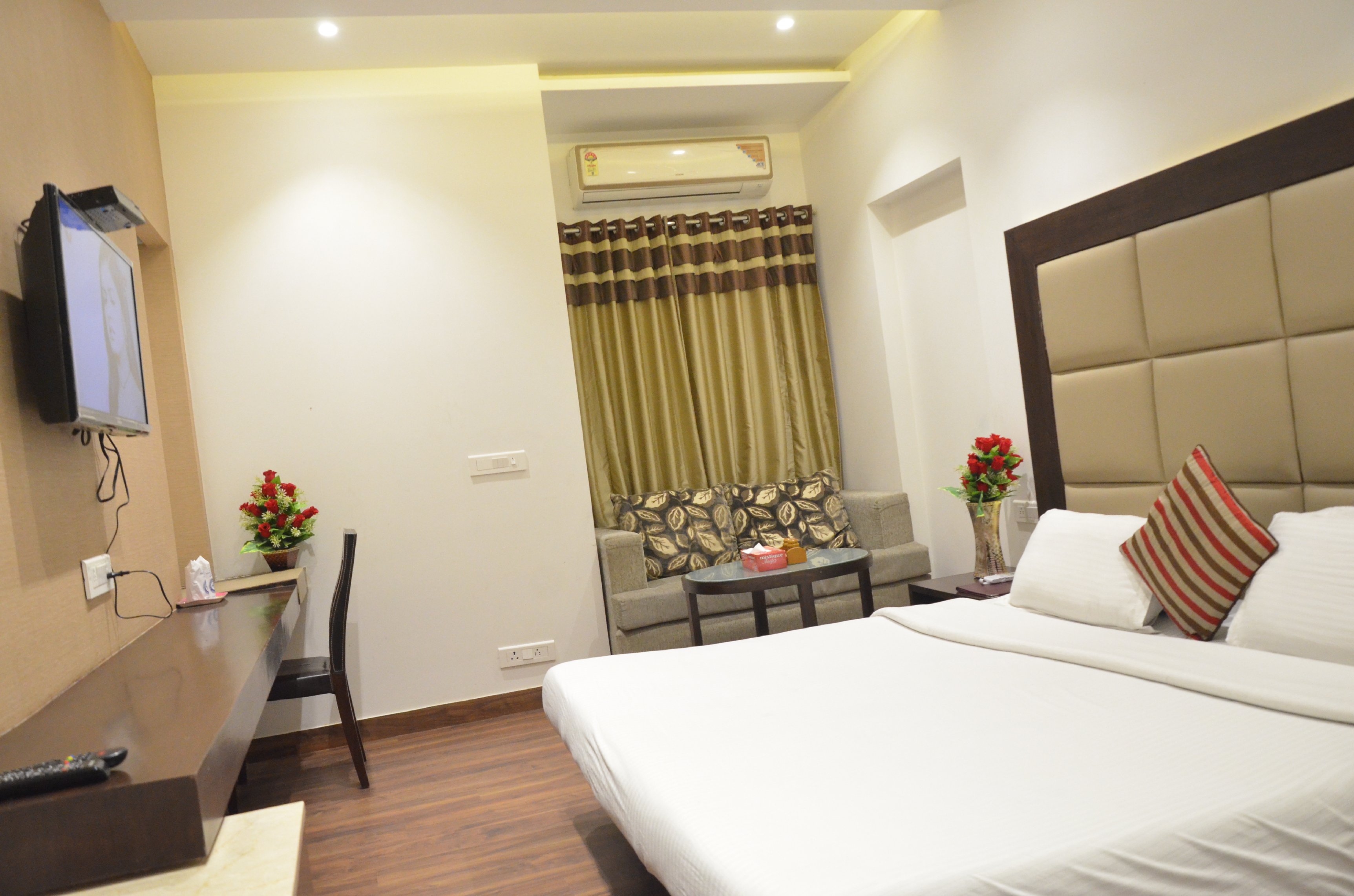 Hotel Vipul Grand  Room Type - Deluxe Room