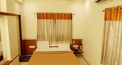Hotel Bhakti Rajkot Room Type - Royal Maharaja Suite