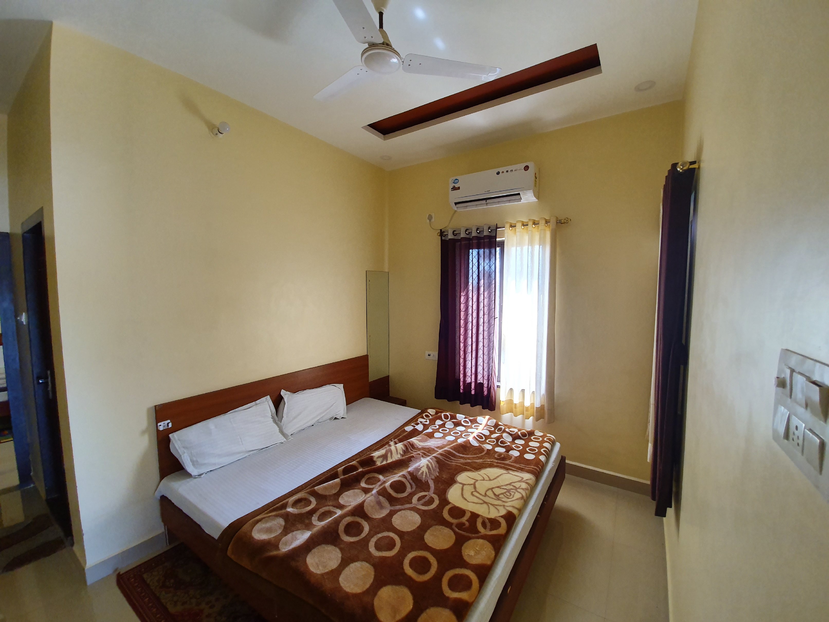 Hotel Golden Palace Room Type - Deluxe Room