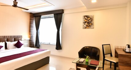 Click Hotel Sagar Plaza, Pune, Chakan Room Type - EXECUTIVE  ROOM