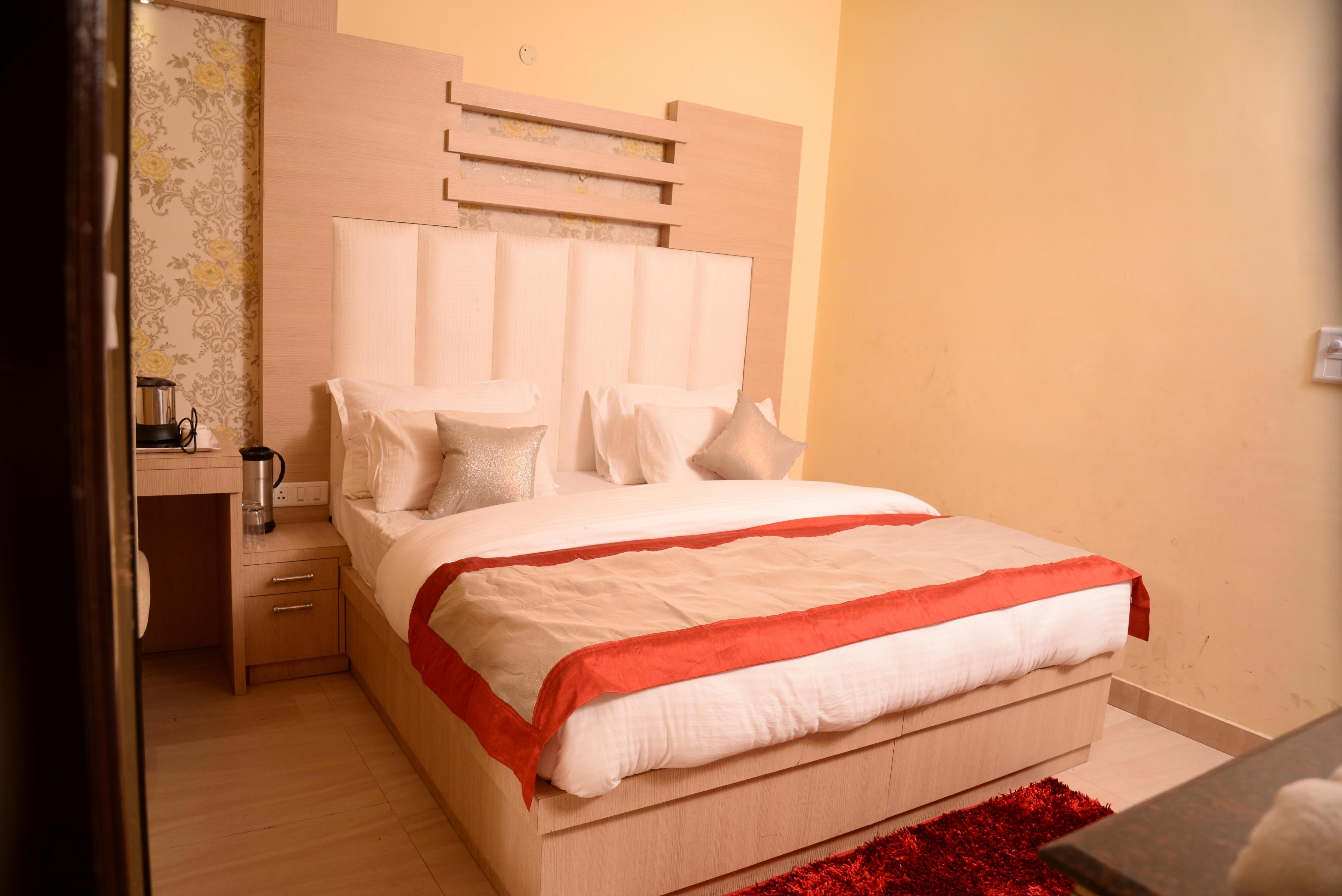 Sparsh Hotel & Resort Room Type - Deluxe Room
