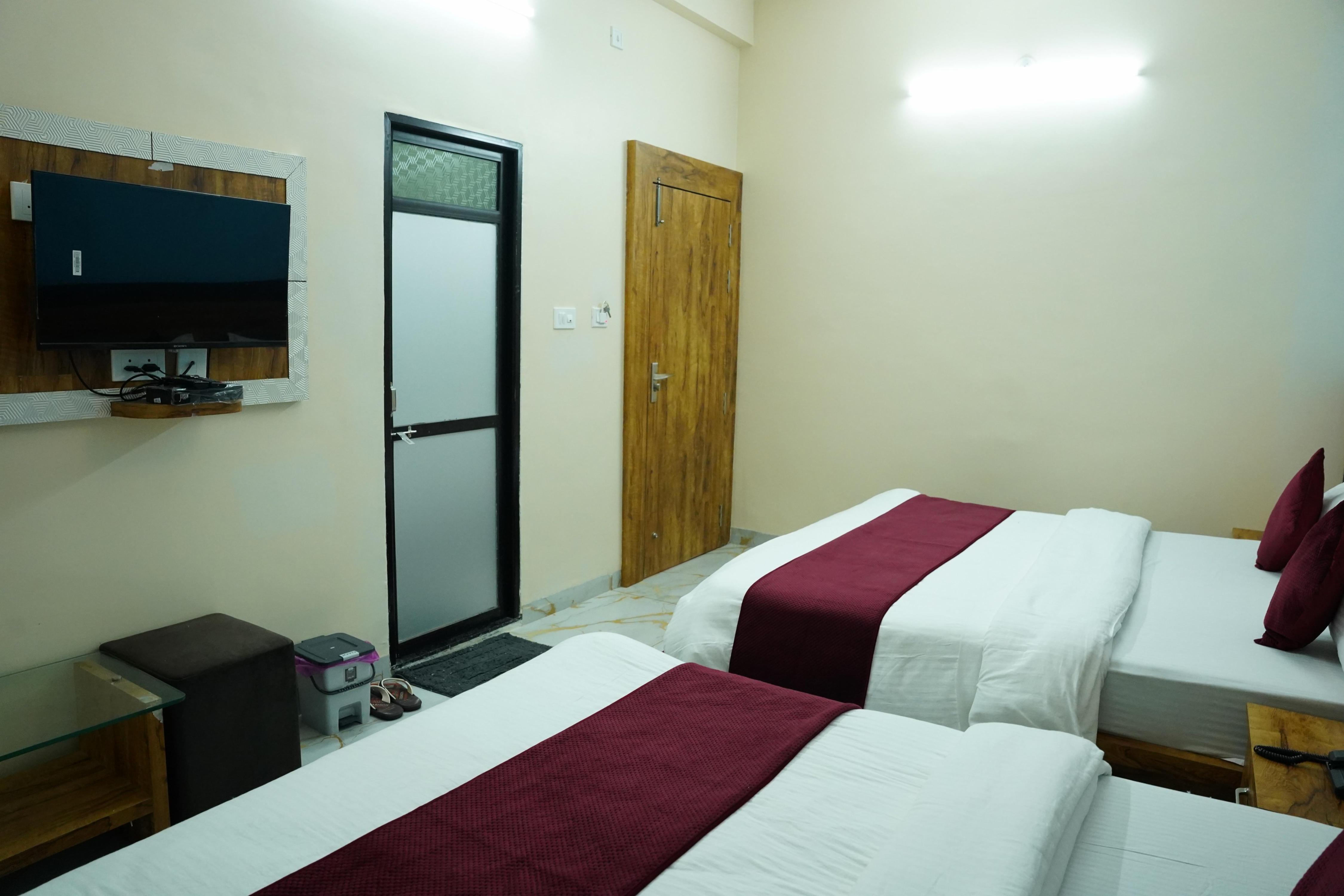 Hotel Mahishmati Palace Room Type - AC Superior family  Room