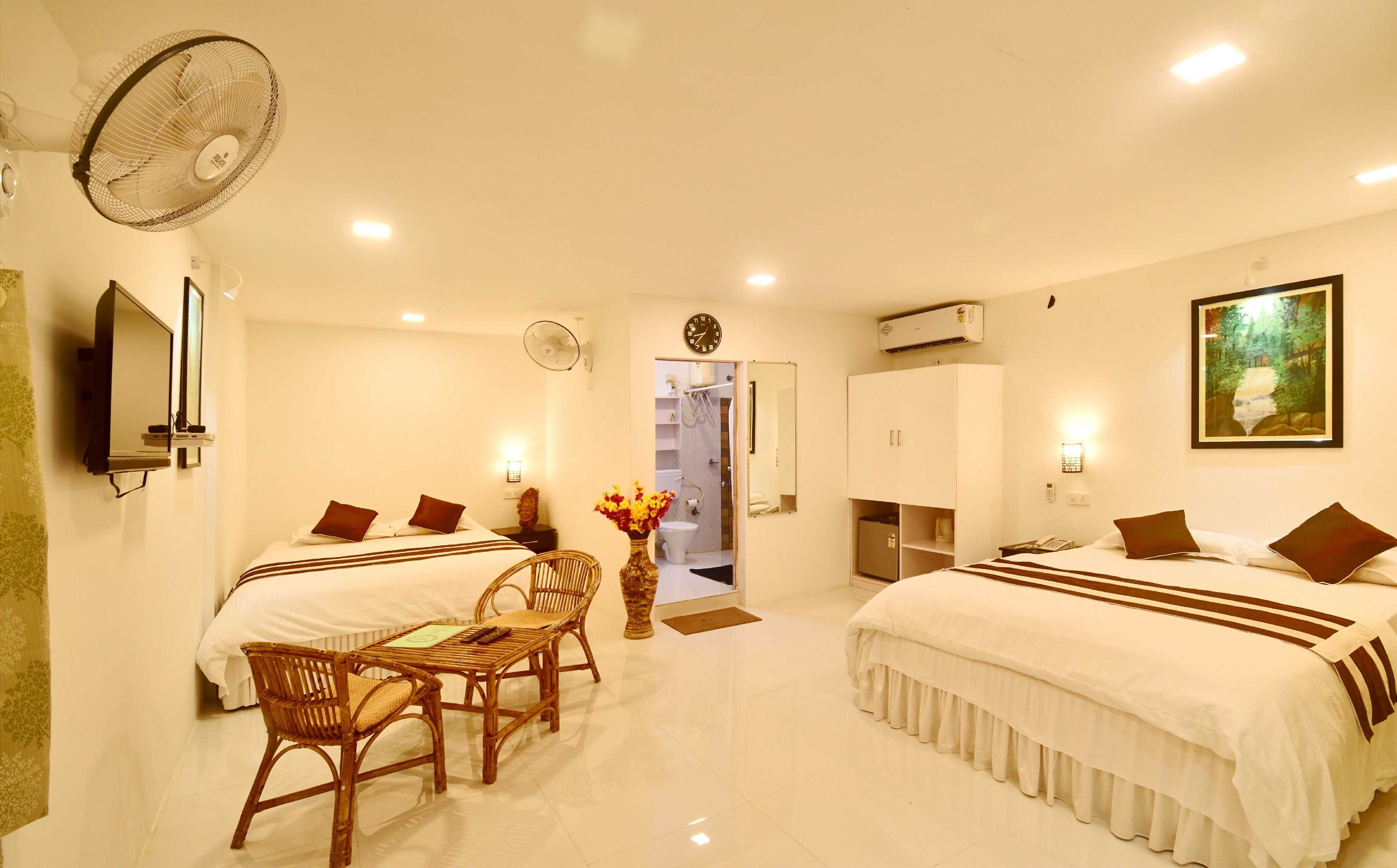 Ixzire  - Tap to explore photos