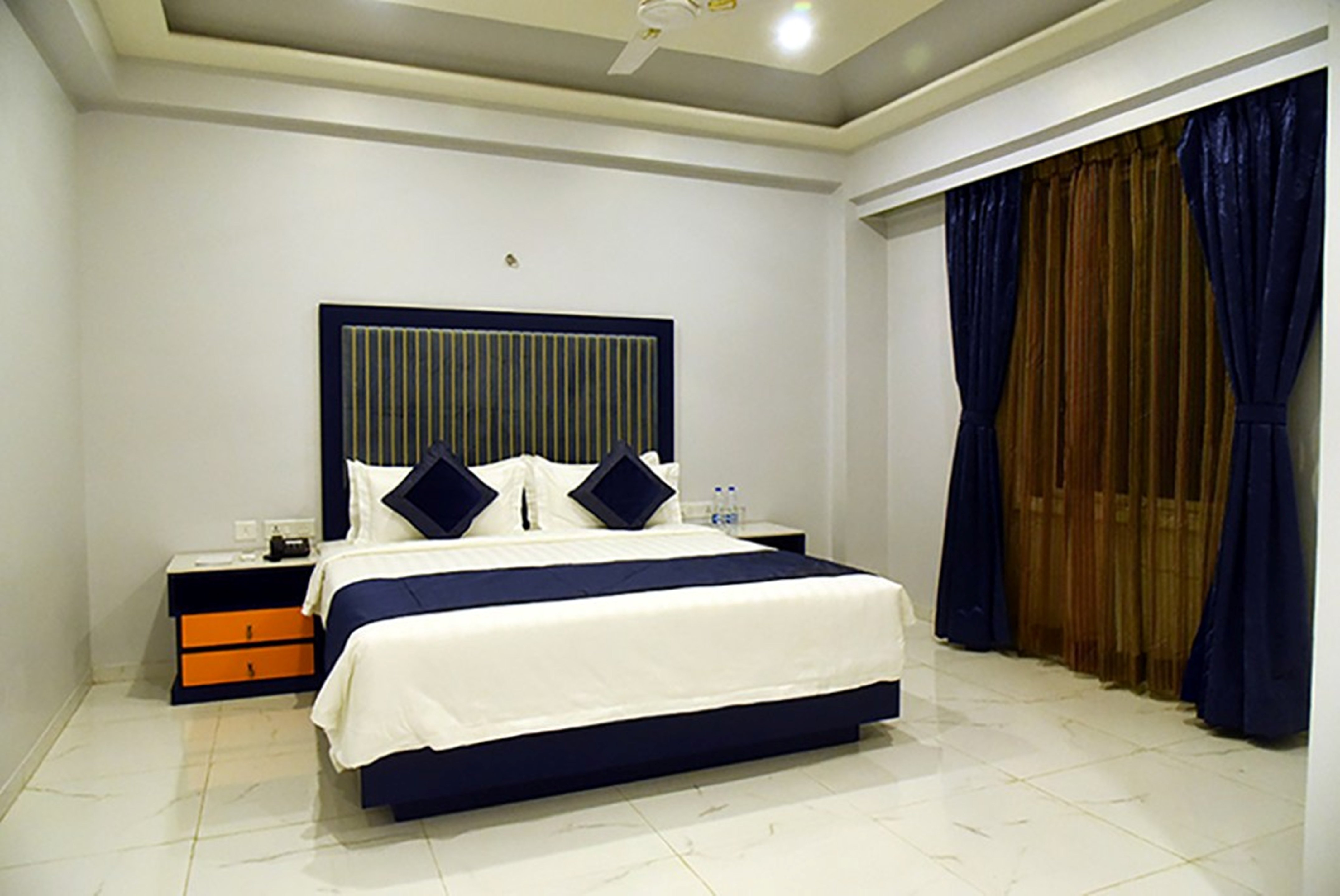 Regenta Inn Vadodara - Tap to explore photos