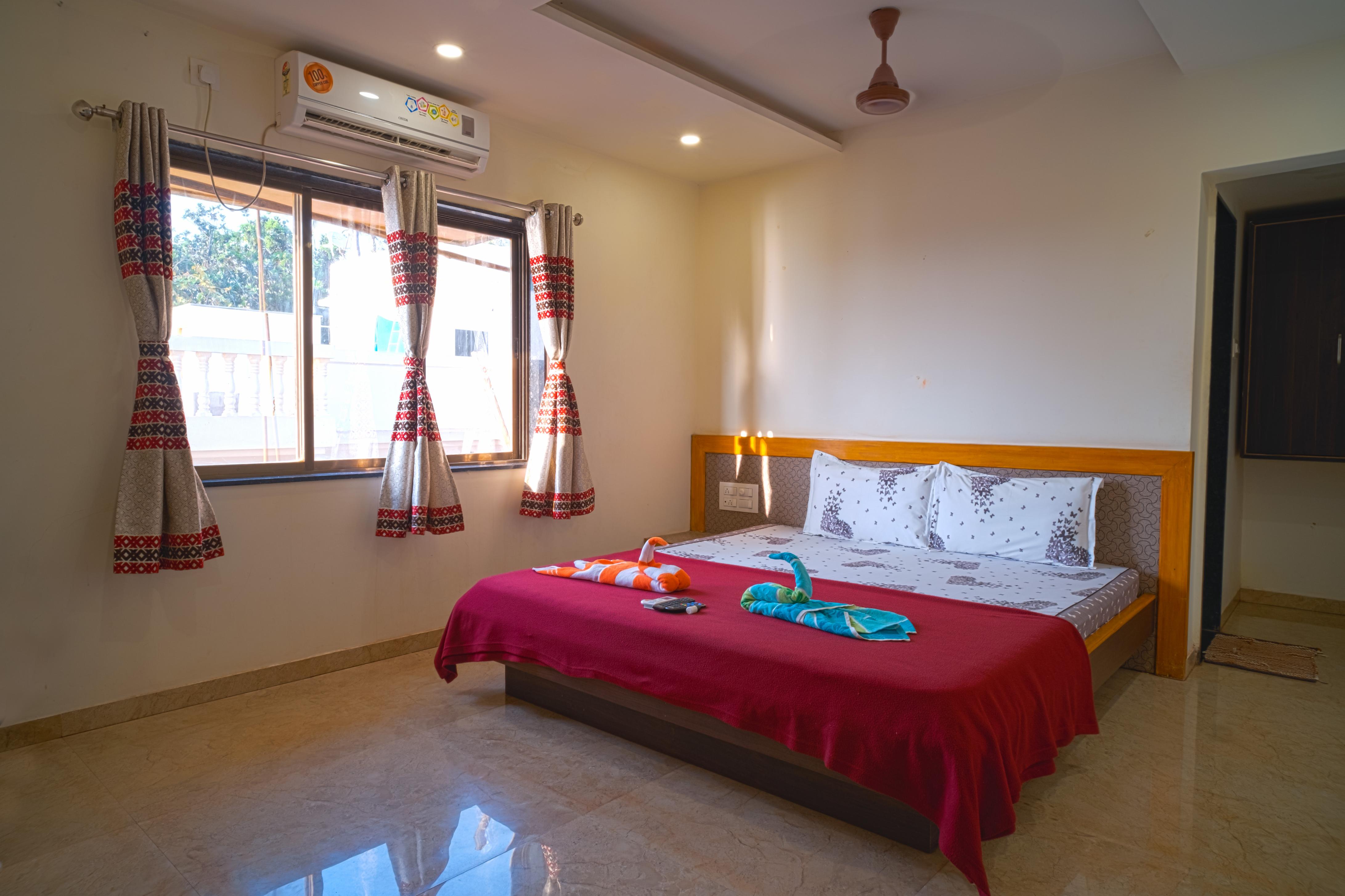 Mahalaxmi Beach Resort, Tarkali Devbaug - Tap to explore photos