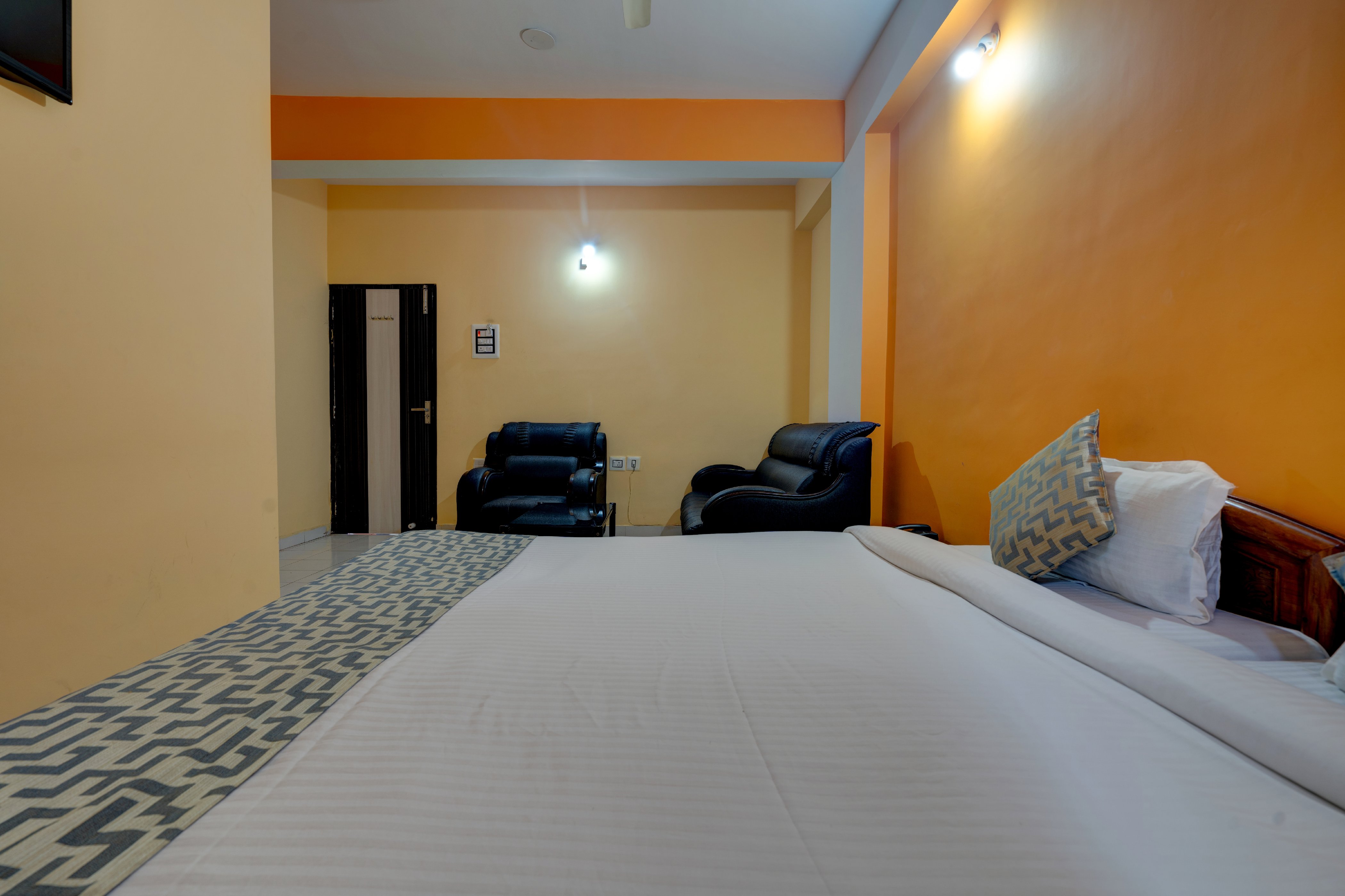 HOTEL ARHAM INN Room Type - A/C Room