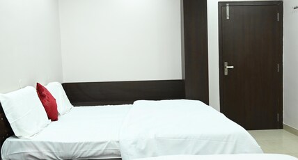 Hotel Aman Palace Room Type - Deluxe Triple Bedded Room