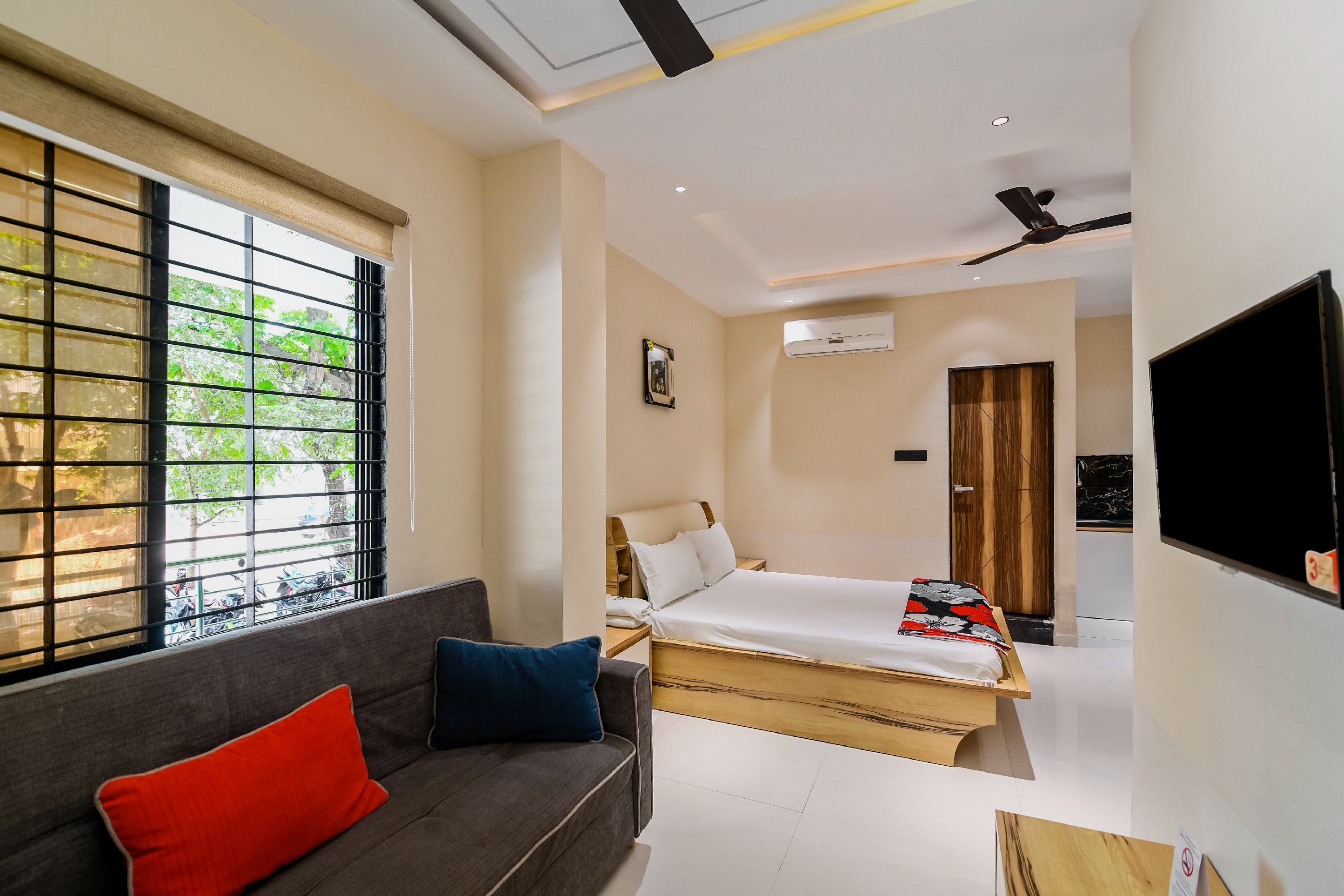 STAY10 Luxury Service Apartment Hotel Room Type - Suit Studio Apartment