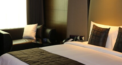 Radisson Blu Atria Bengaluru Room Type - Deluxe Room with Bathtub
