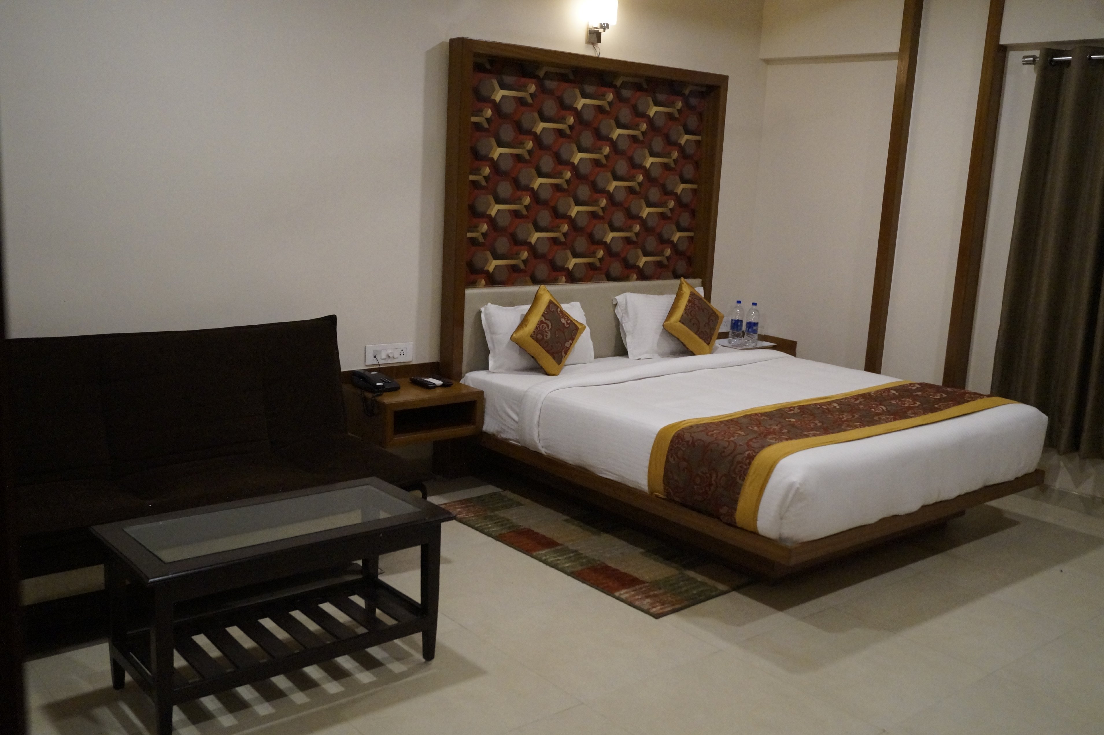 Hotel JP Inn Room Type - Royal Deluxe