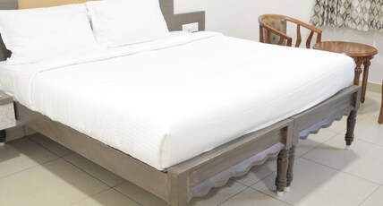 Hotel Sownthariyam Room Type - Deluxe Room
