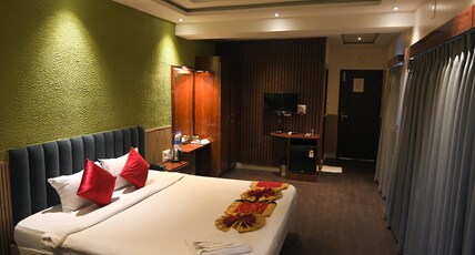 HOTEL DEBRANI INTERNATIONAL Room Type - Luxury  Deluxe Room