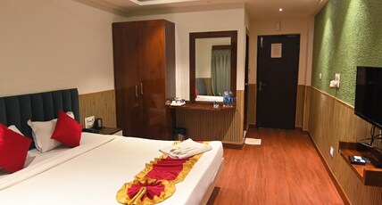 HOTEL DEBRANI INTERNATIONAL Room Type - Premium Room