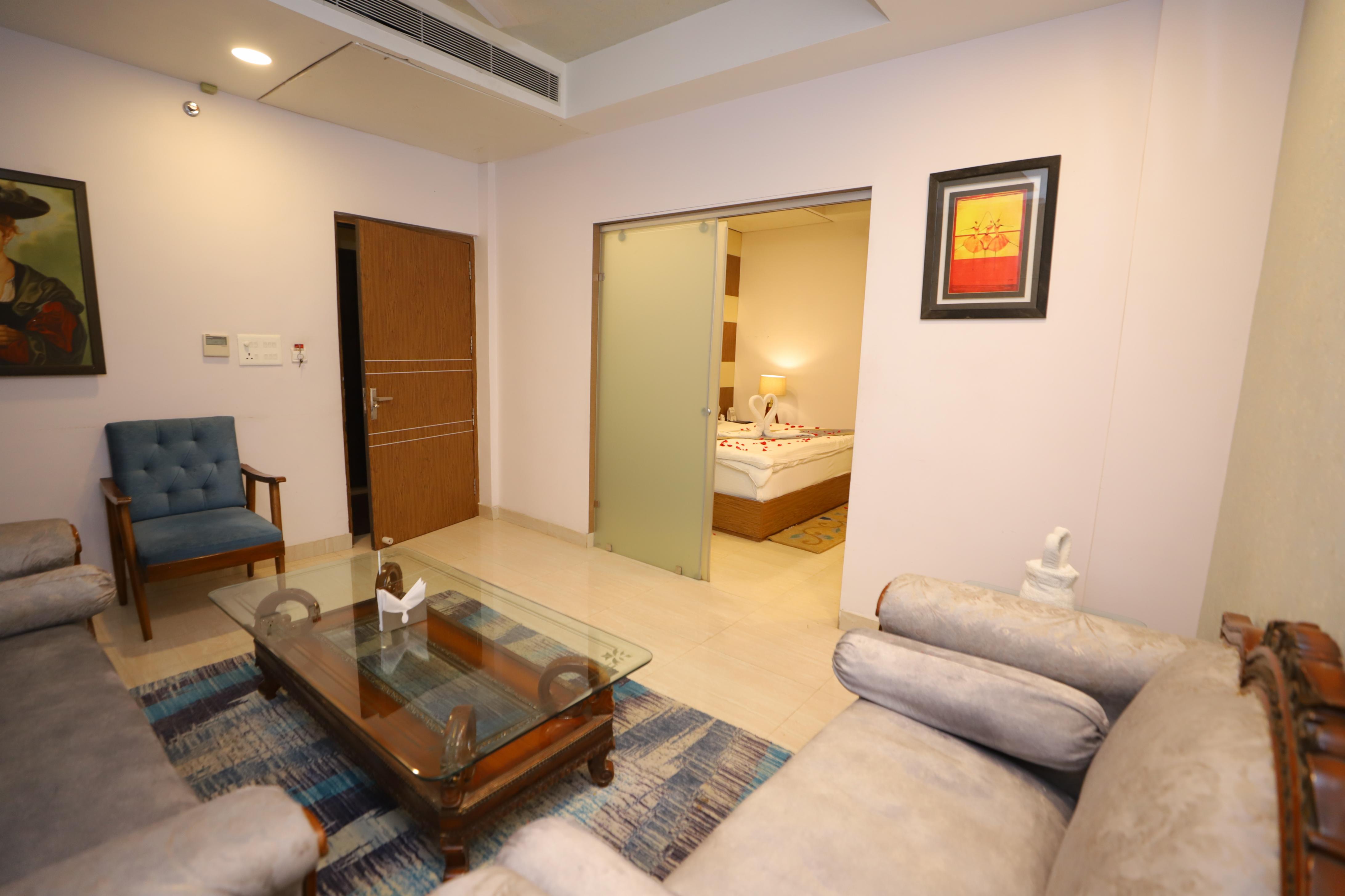 Hotel JM Vistaraa Room Type - Suite Room