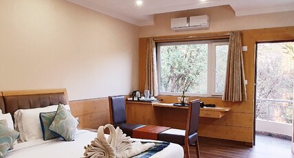 Quartz Himalayan Brothers Room Type - AC (Hot and Cold )Superior Room With Mountain View