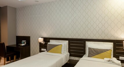 Aloha City Stay Raipur Room Type - i-Comfort Twin Bed Room