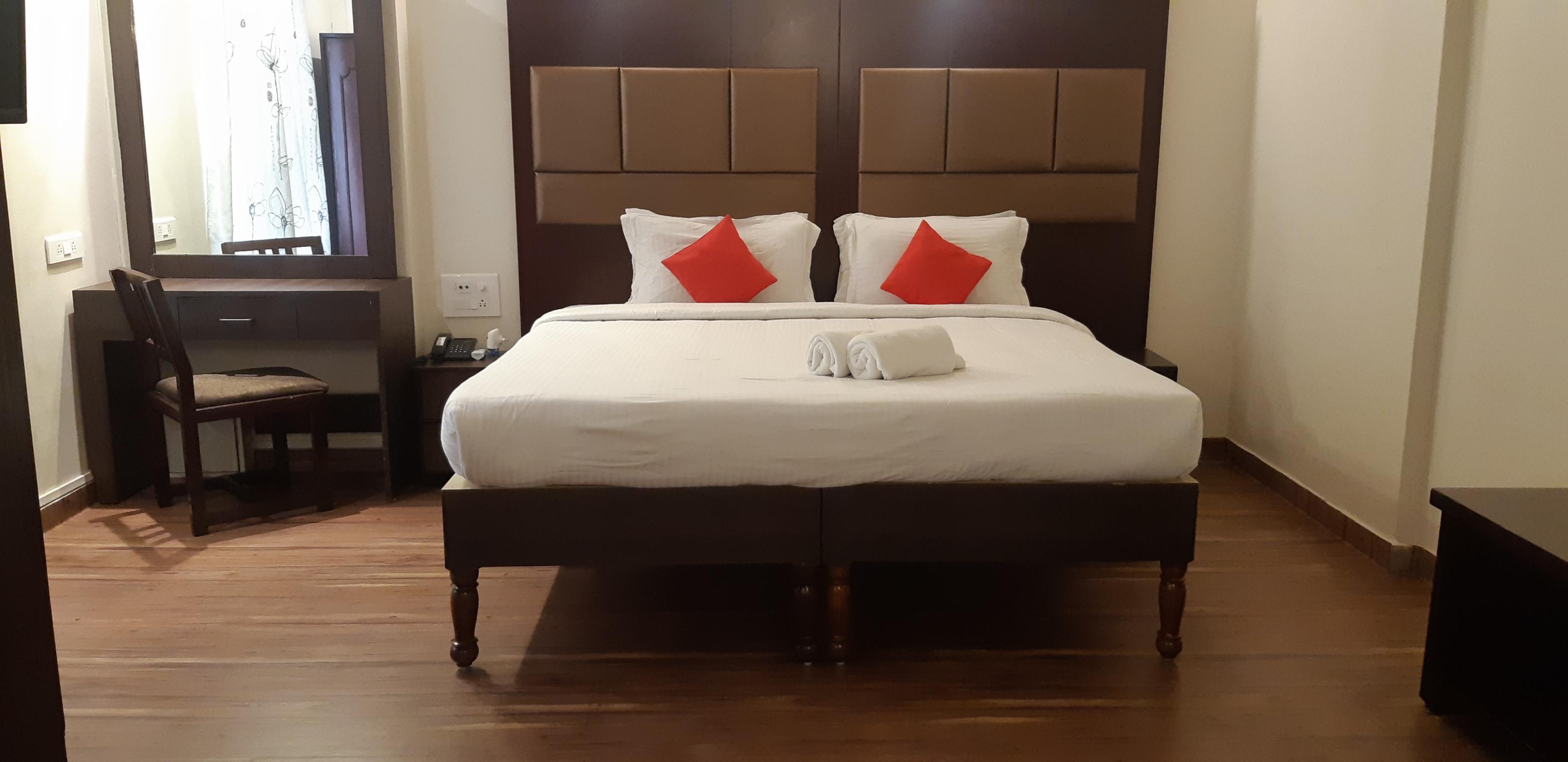 HOTEL STARLINE - Tap to explore photos