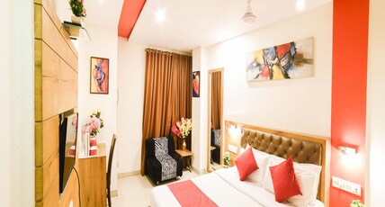 Hotel Grandeur  Walkable Distance from Mumbai International Airport Room Type - Super Deluxe Room