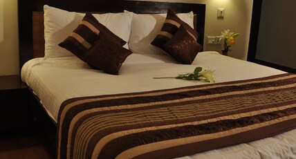 Golden Palm Suites | Rooms & Wi-Fi Room Type - Deluxe Room