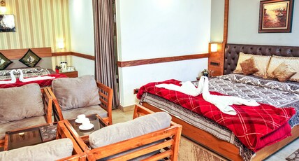 Mayur Hotel Bar And Restaurant Room Type - Family Suite