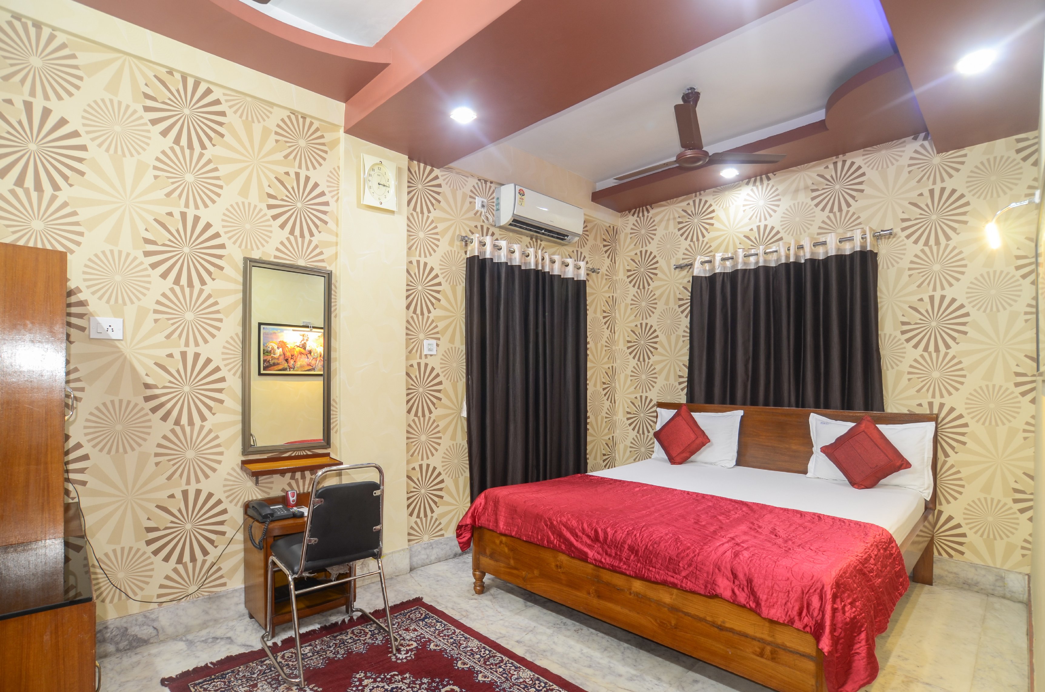 Hotel Gateway Continental Room Type - Deluxe Double Room Hotel Gateway Continental Room Type - Deluxe Double Room