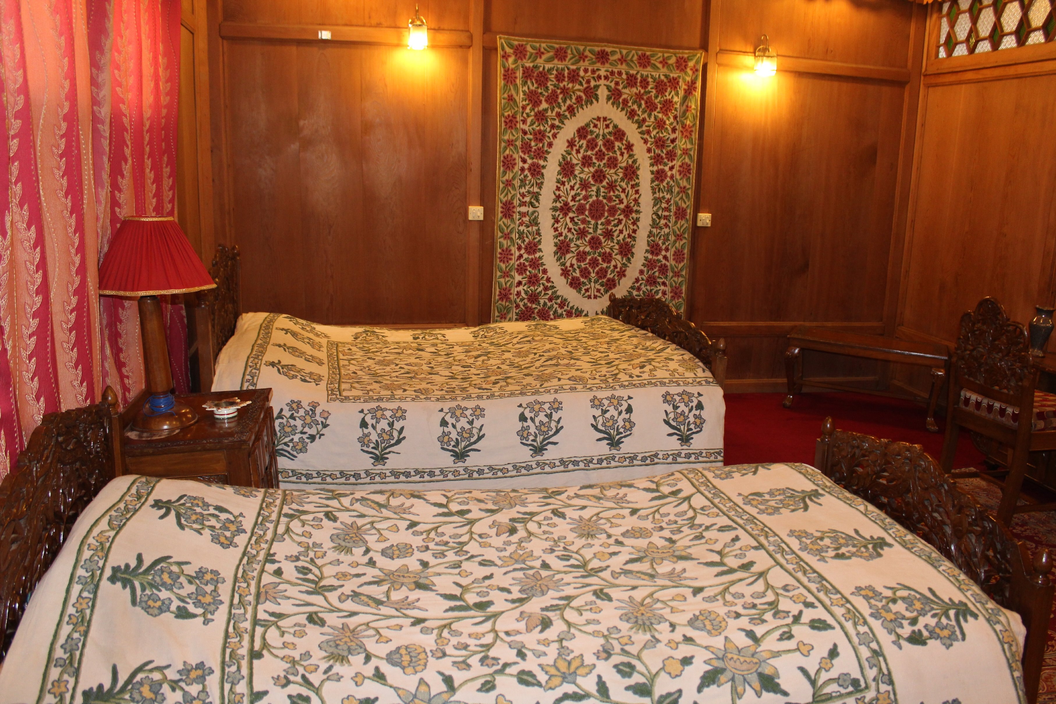 Wangnoo Worth Houseboats - Tap to explore photos