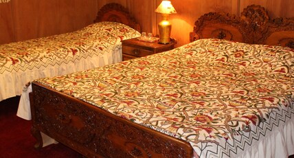 Wangnoo Worth Houseboats Room Type - Deluxe Room