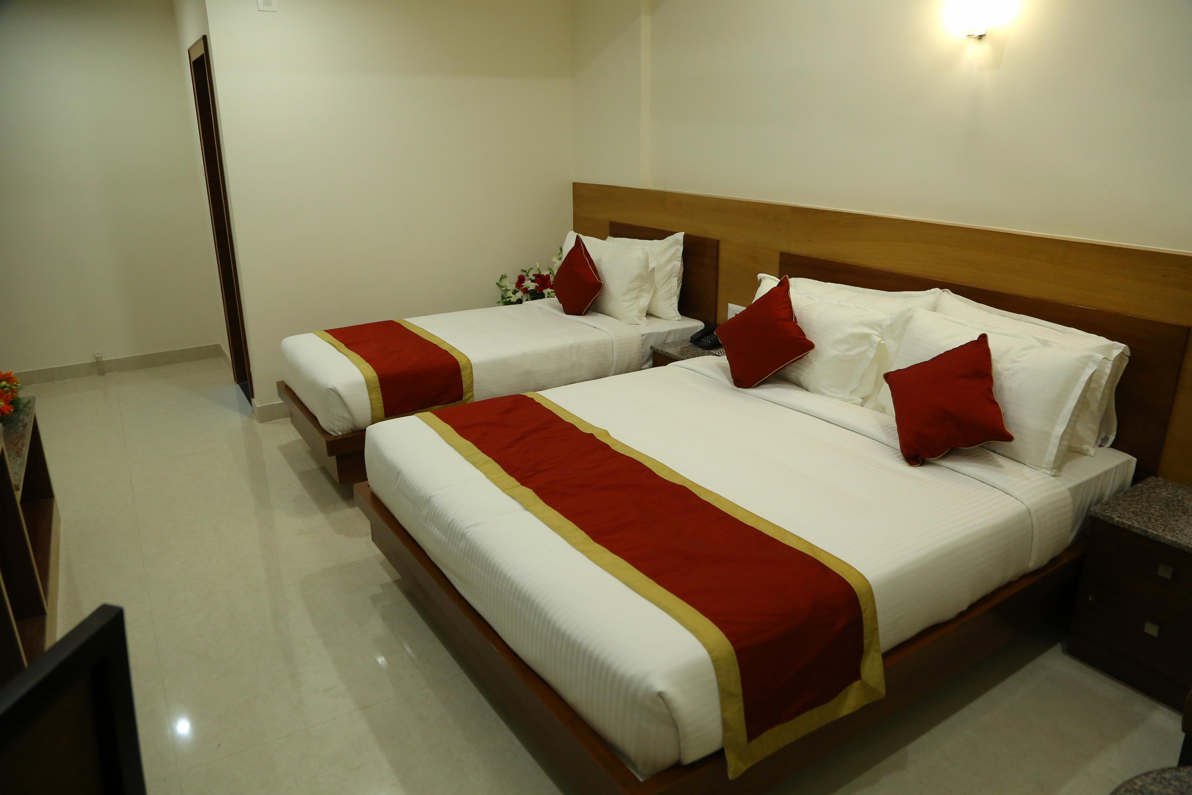 Hotel UT Elegance Room Type - Triple Executive AC Room