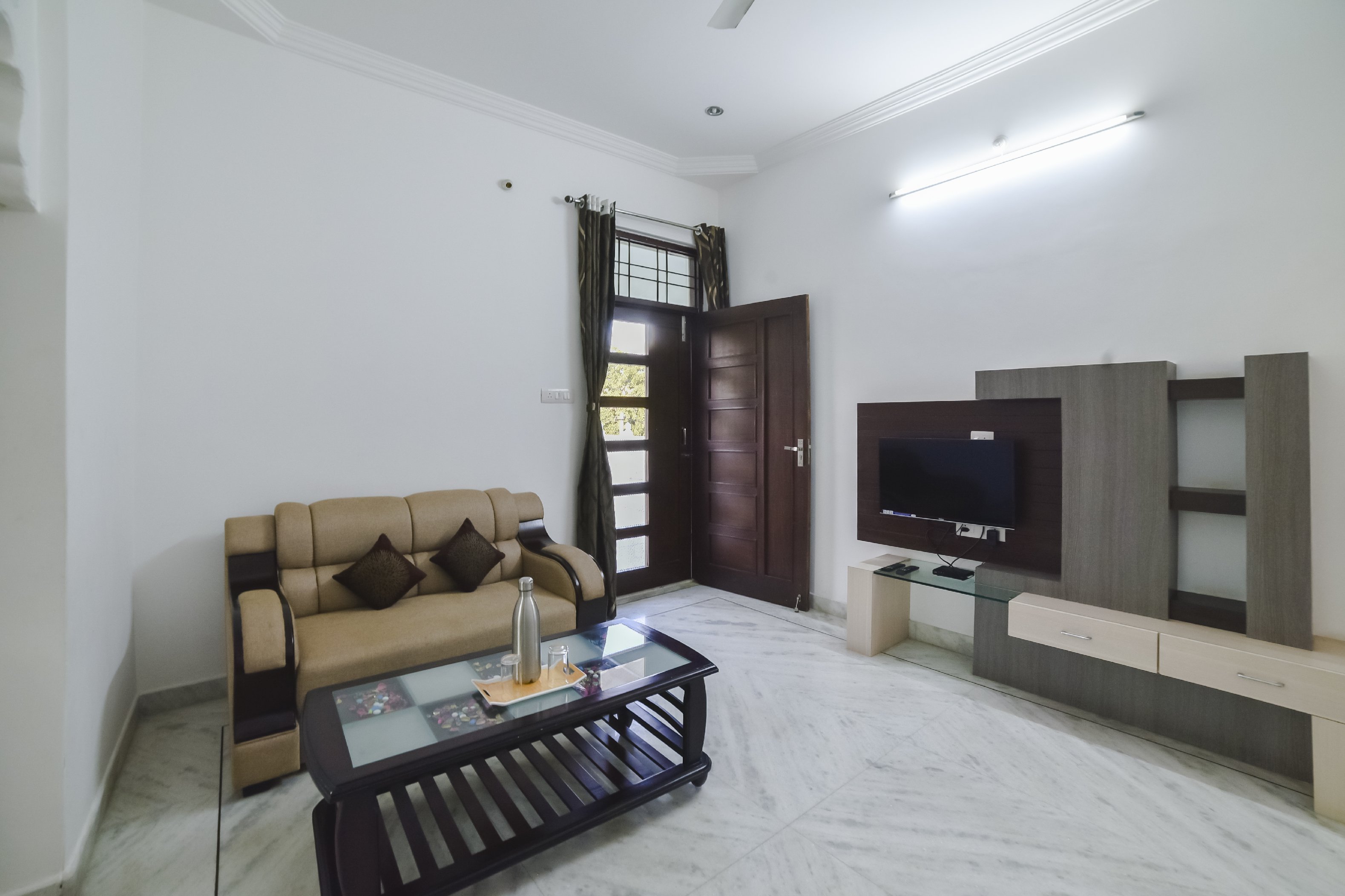 Royal Heritage Villa - A Palatial Stay - Tap to explore photos