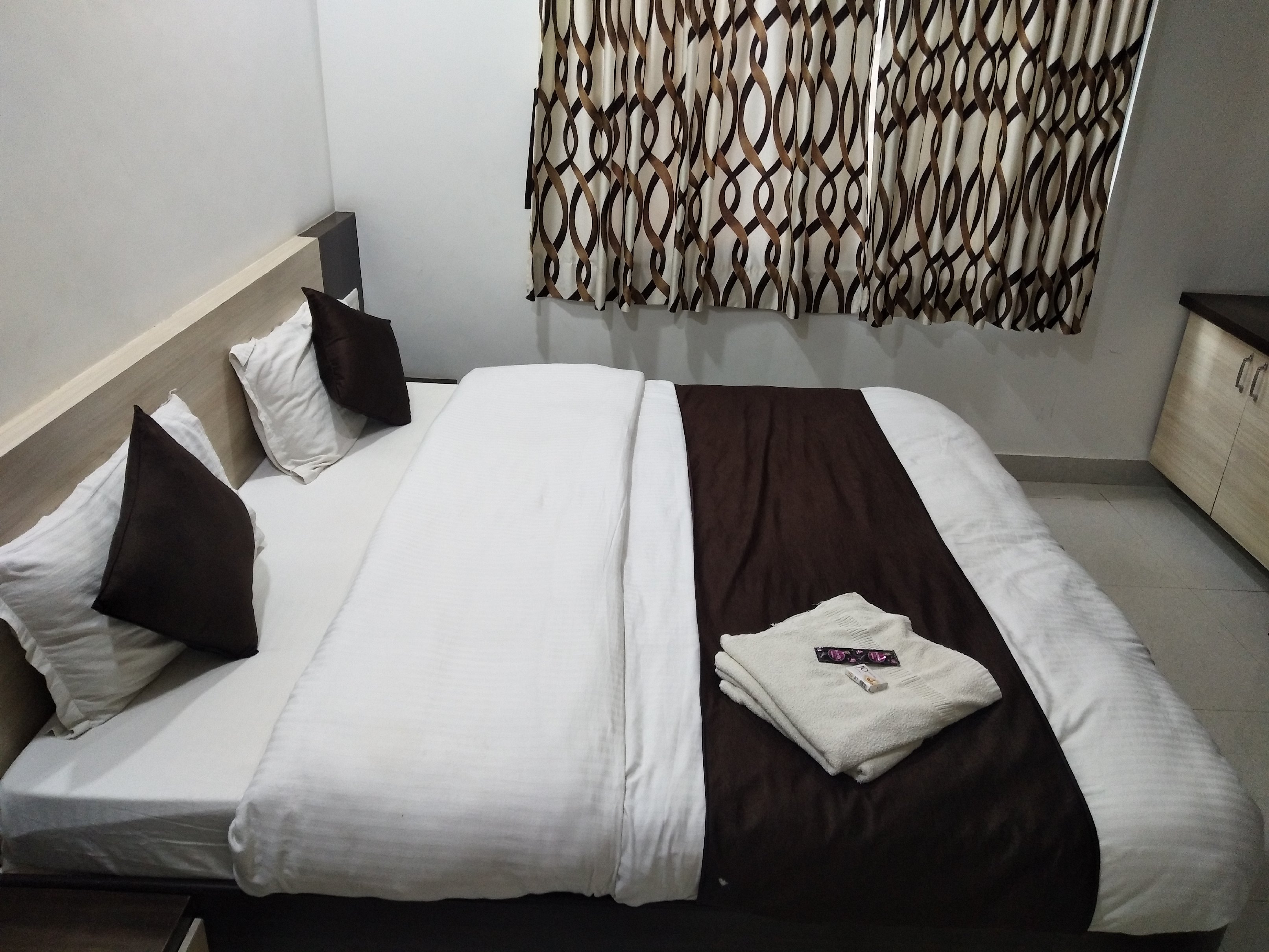 HOTEL SHREE VALLABH - Tap to explore photos