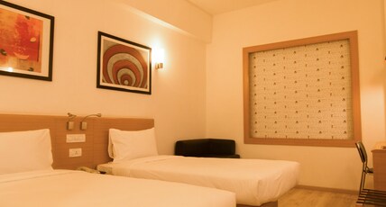 Red Fox by Lemon Tree Hotels, Sector 60, Gurugram Room Type - Business Room
