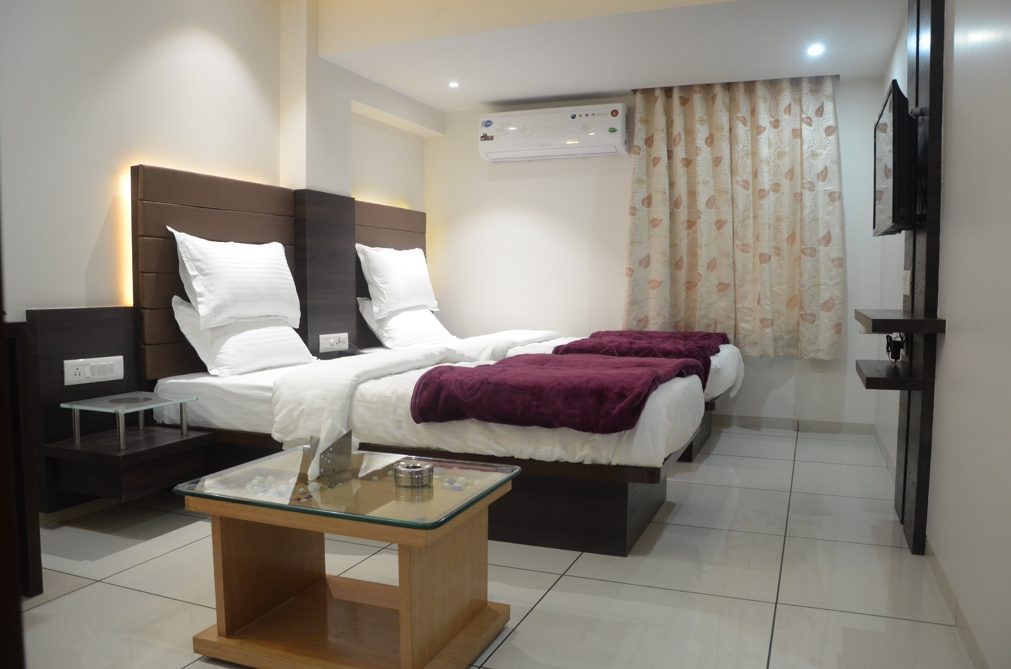 HOTEL FURATINN Room Type - SUPERIOR