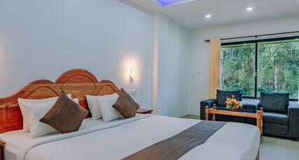 Spice Inn Thekkady Room Type - Premium Room With Balcony