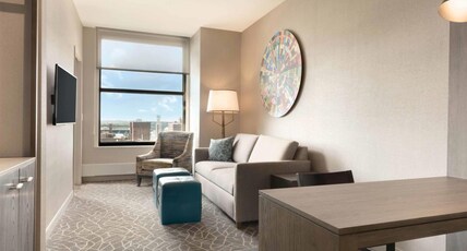 Embassy Suites by Hilton Minneapolis Downtown Room Type - 2 QUEEN BEDS 2 ROOM SUITE