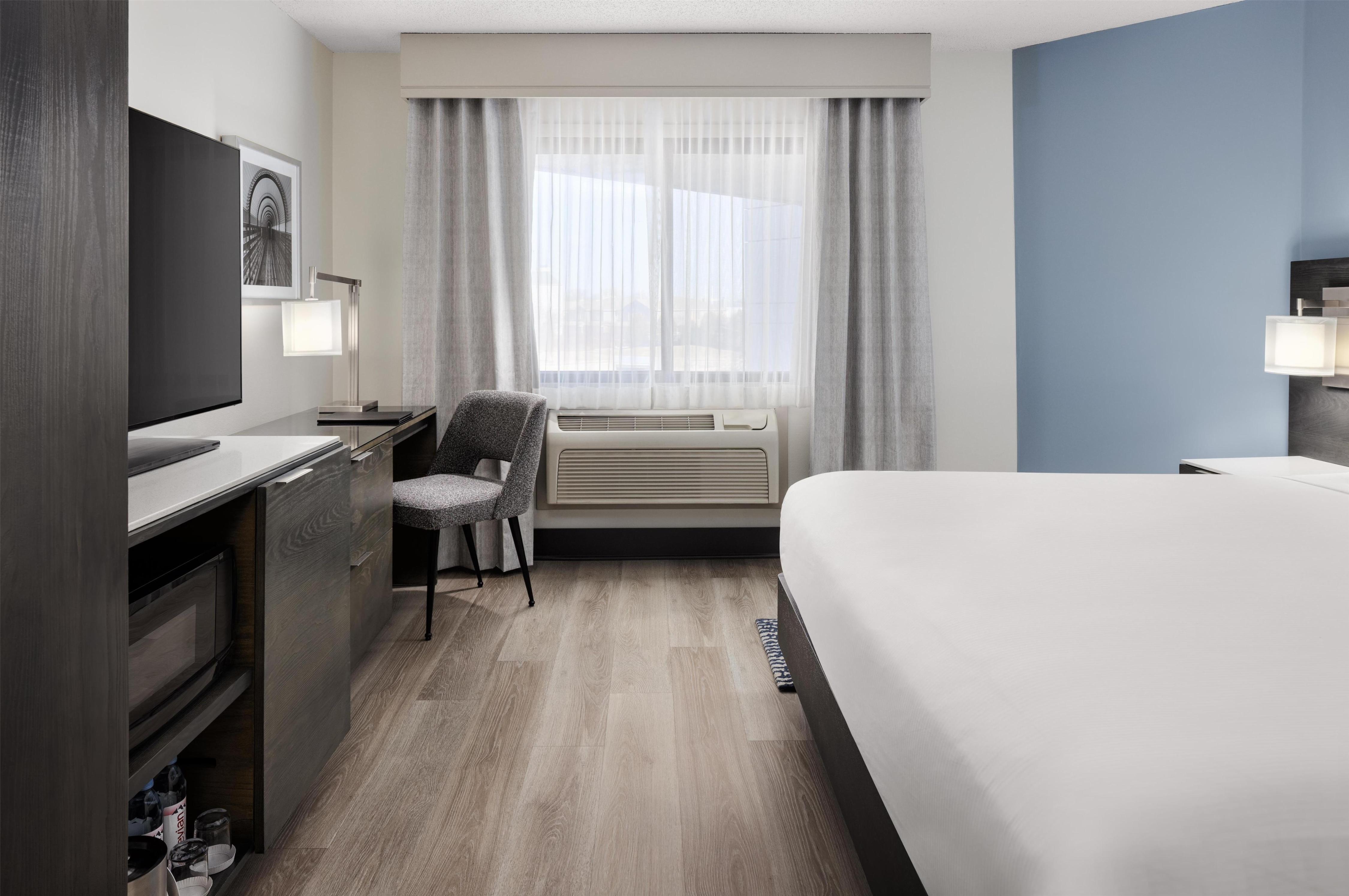 Doubletree by Hilton Hotel Racine Harbourwalk Room Type - 1 KING BED
