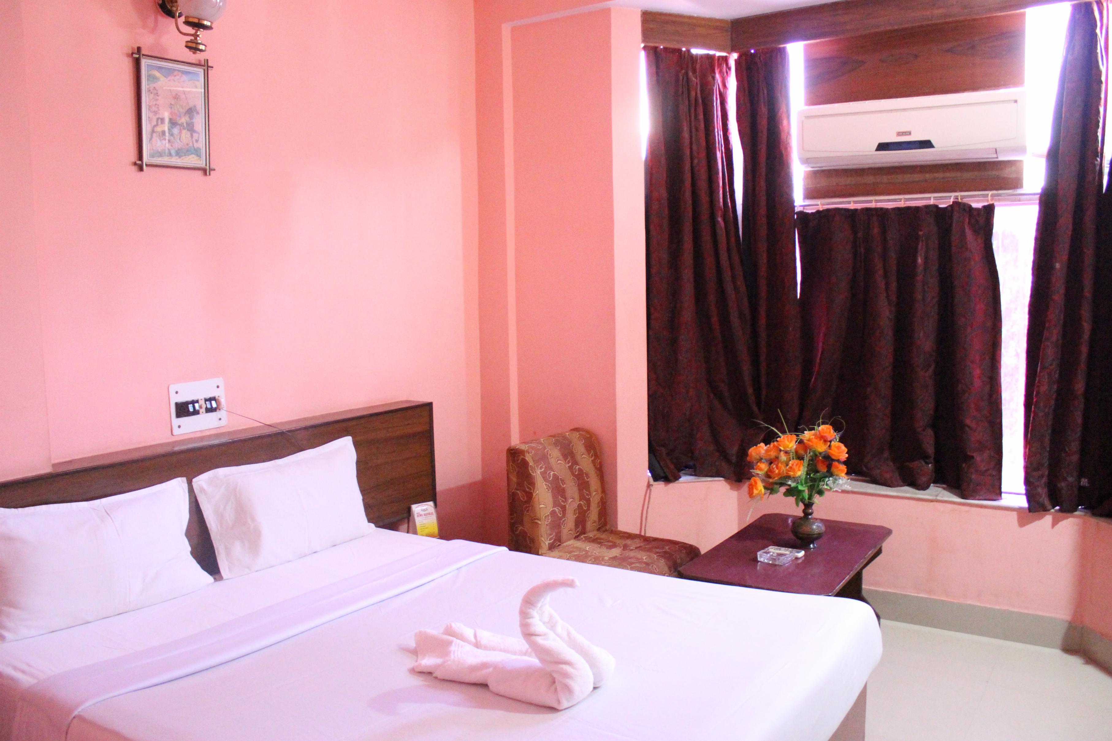 Hotel Rewa Rajvillas - Tap to explore photos