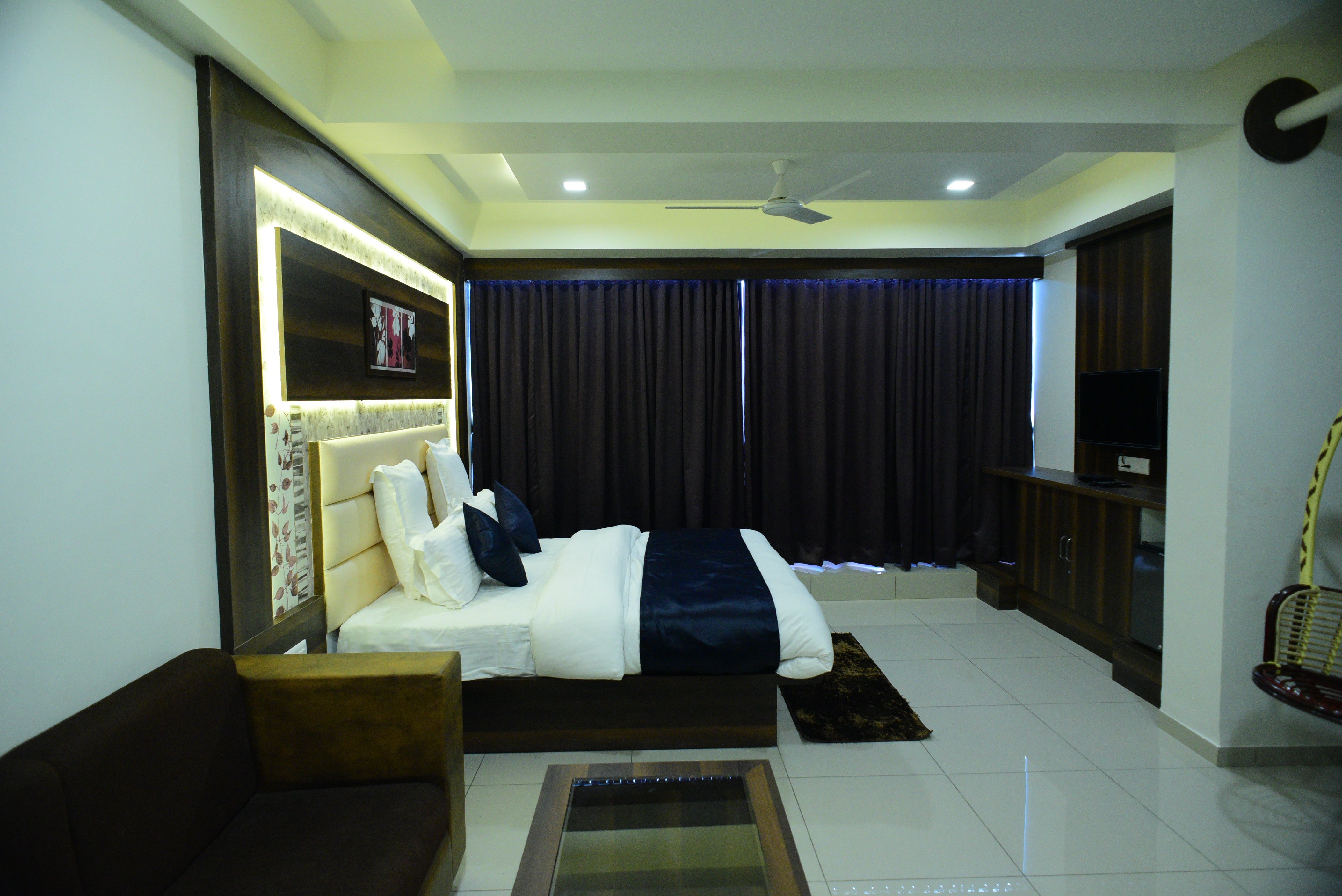 Hotel Royal Residency Room Type - Royal Suite Room