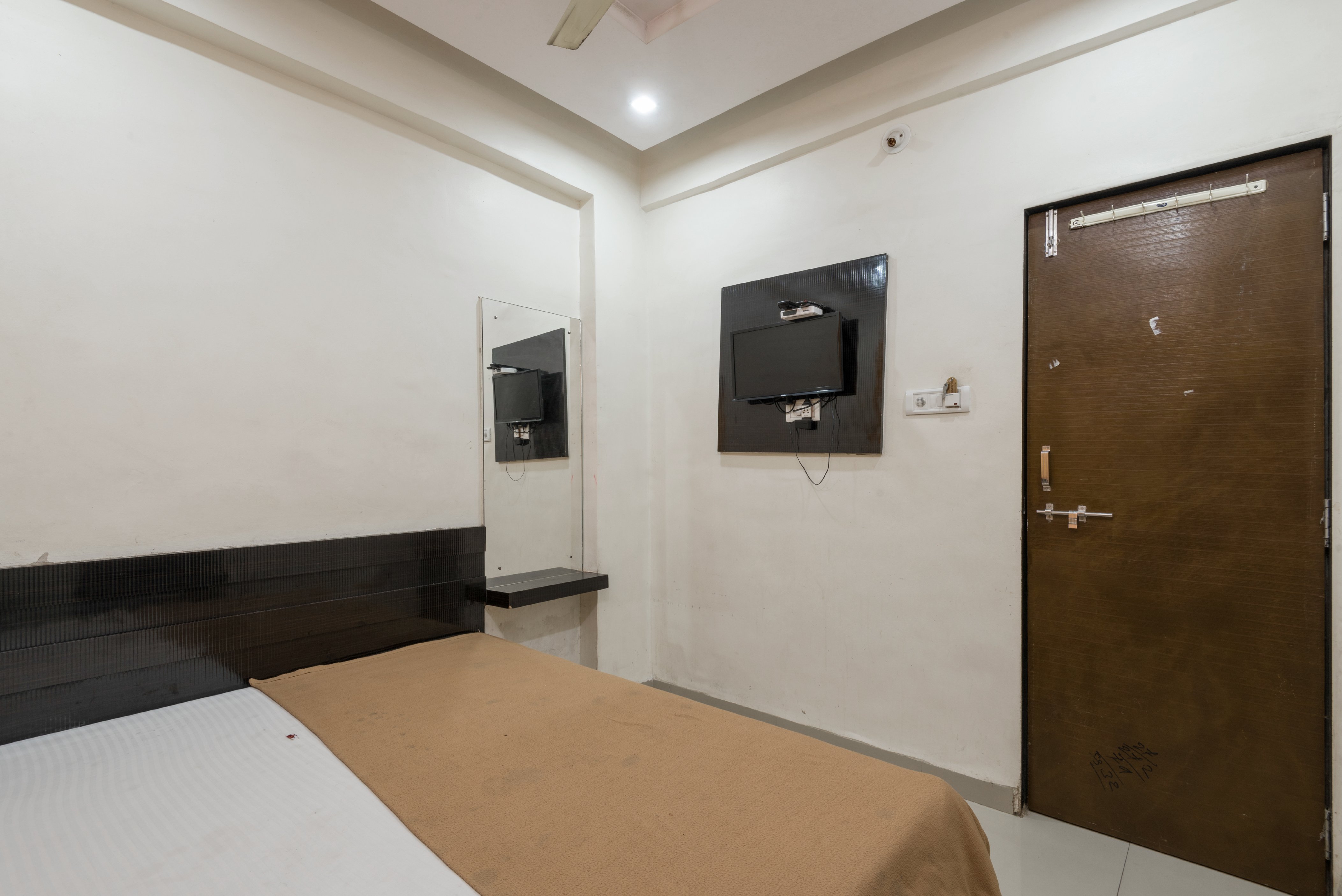 Hotel Sai Bharat - Tap to explore photos