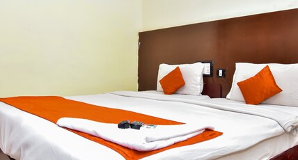 HOTEL SREE Room Type - DELUX ROOM 1